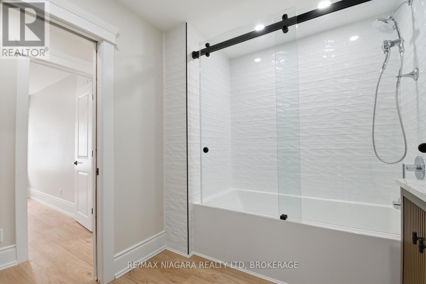 70 Bald Street, Welland, Ontario  L3C 5B9 - Photo 25 - X13002928