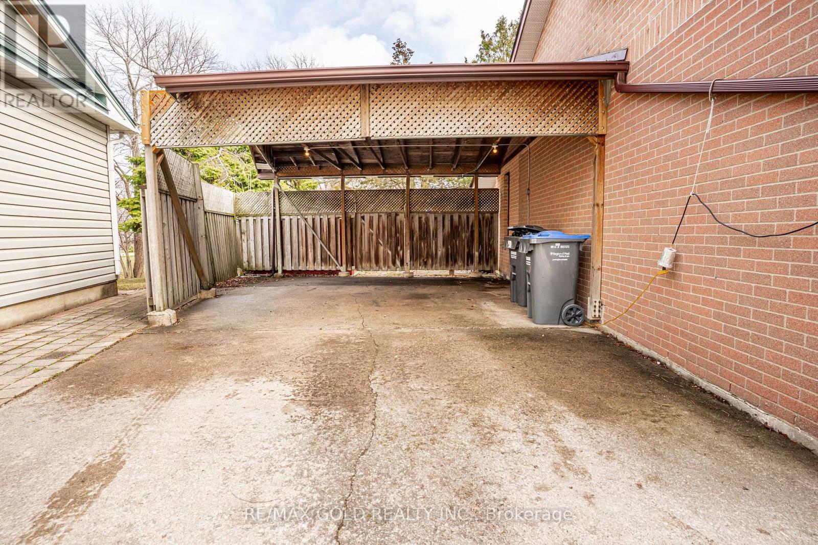 16 Donalda Place, Brampton, Ontario  L6T 1S4 - Photo 8 - W13000522