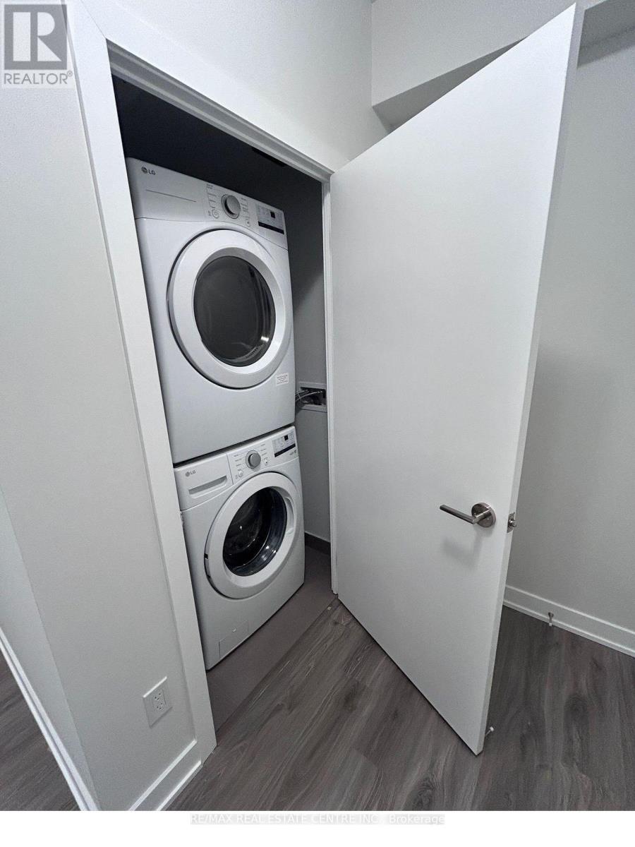 3704 - 4130 Parkside Village Drive, Mississauga, Ontario  L5B 3M8 - Photo 18 - W13002498