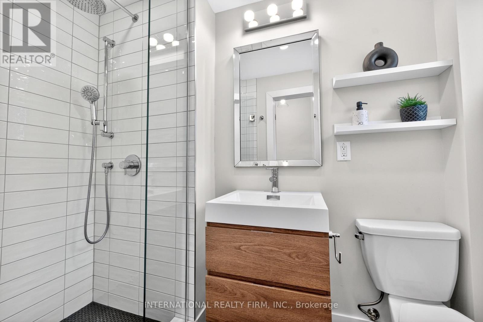 26 Dellbrook Crescent, Toronto, Ontario  M9L 1E2 - Photo 12 - W12993864