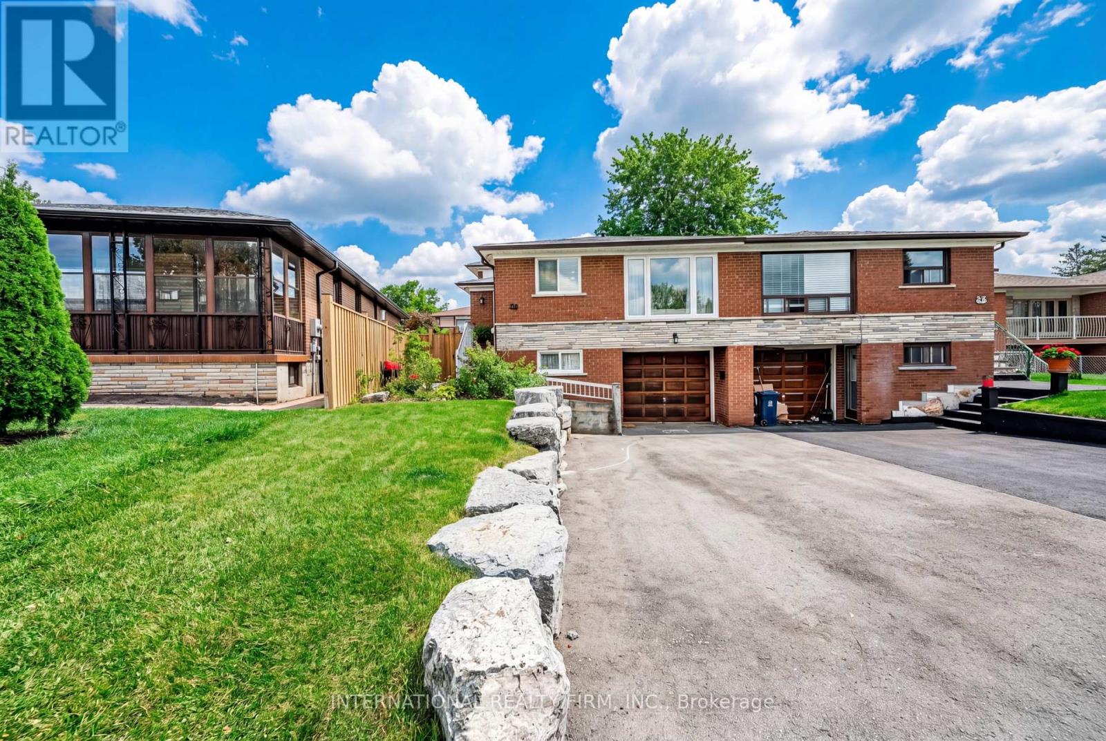 26 Dellbrook Crescent, Toronto, Ontario  M9L 1E2 - Photo 18 - W12993864