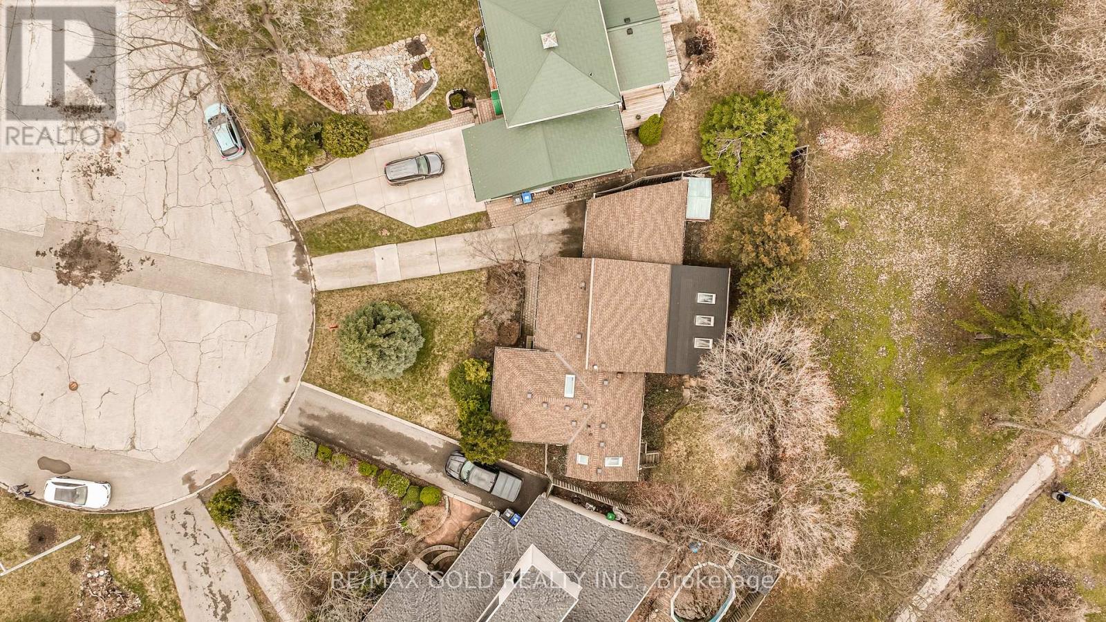 16 Donalda Place, Brampton, Ontario  L6T 1S4 - Photo 4 - W13000522