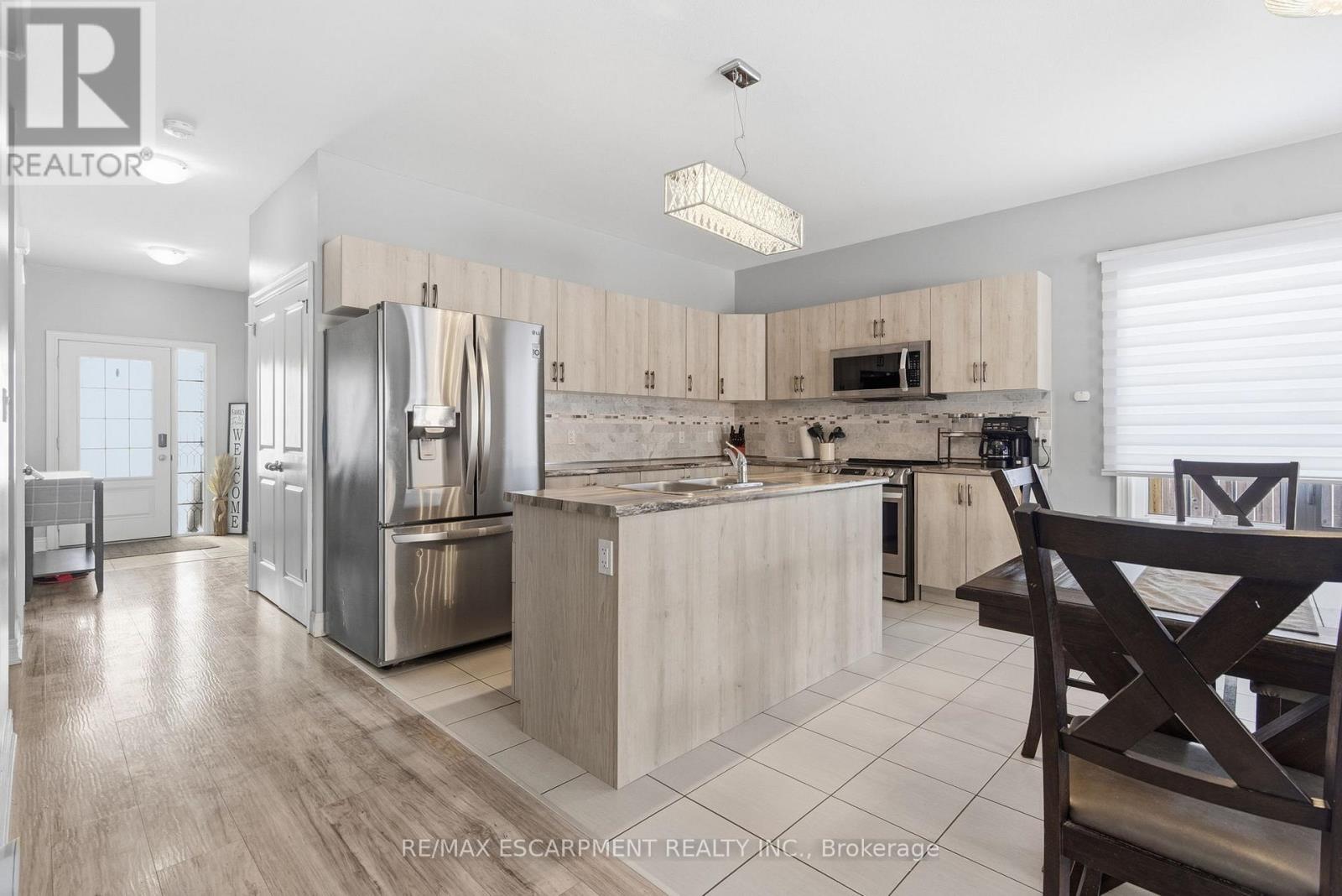 914 Burwell Street, Fort Erie, Ontario  L2A 0E3 - Photo 6 - X12758722