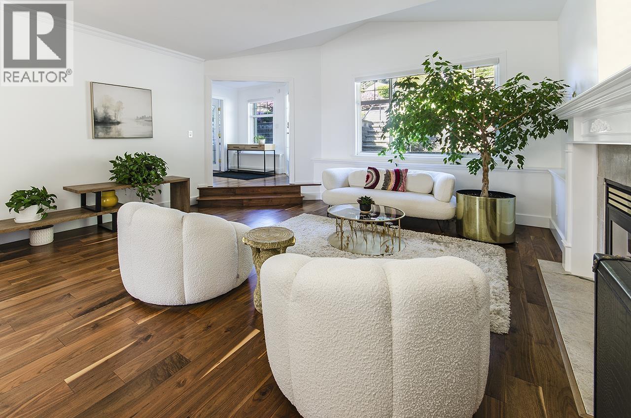 1075 Adderley Street, North Vancouver, British Columbia  V7L 1T4 - Photo 10 - R3111798