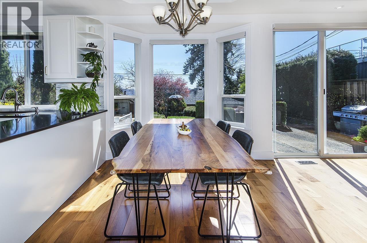 1075 Adderley Street, North Vancouver, British Columbia  V7L 1T4 - Photo 4 - R3111798