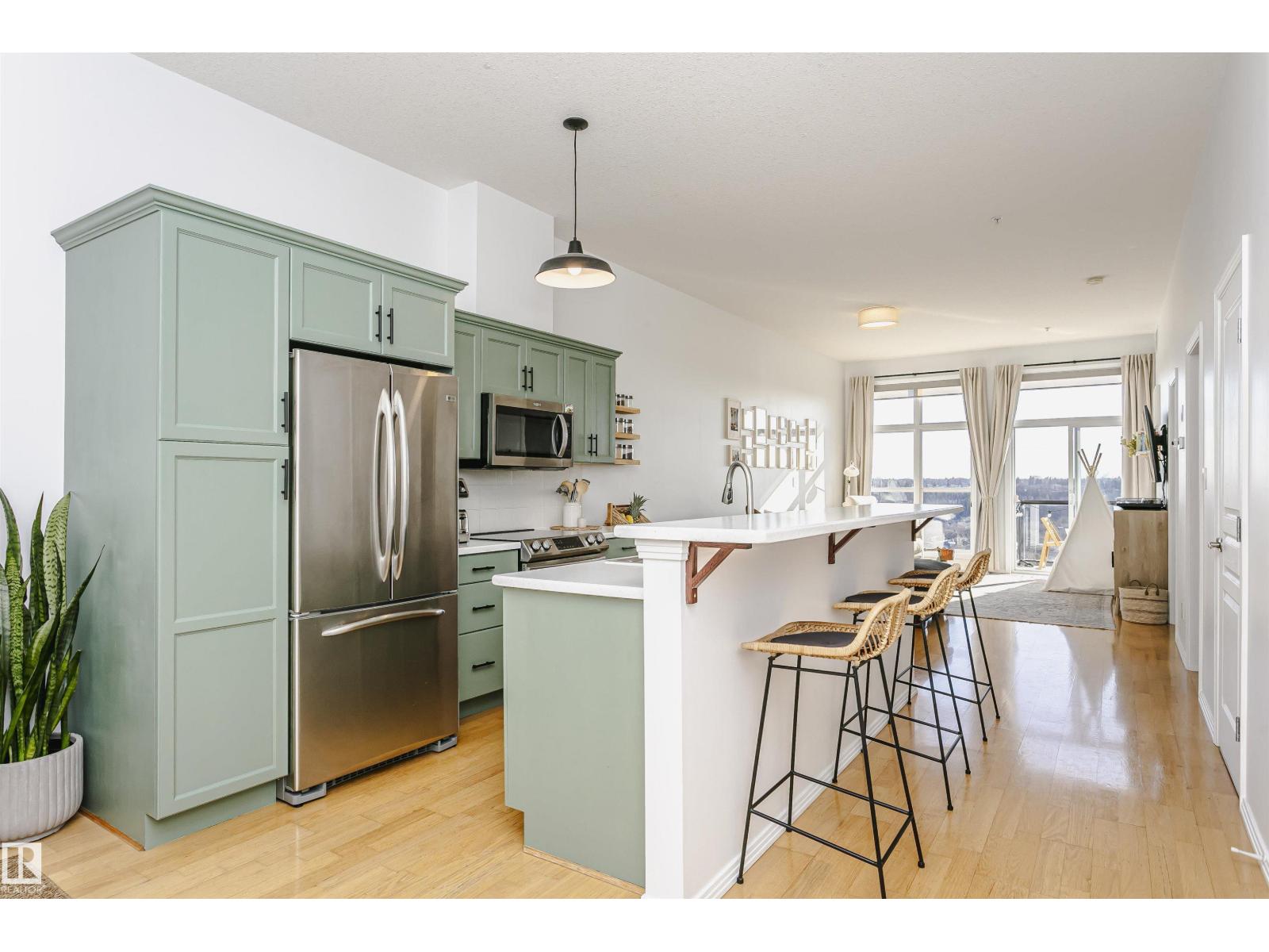 #503 9503 101 Av Nw, Edmonton, Alberta  T5H 4R1 - Photo 1 - E4482392