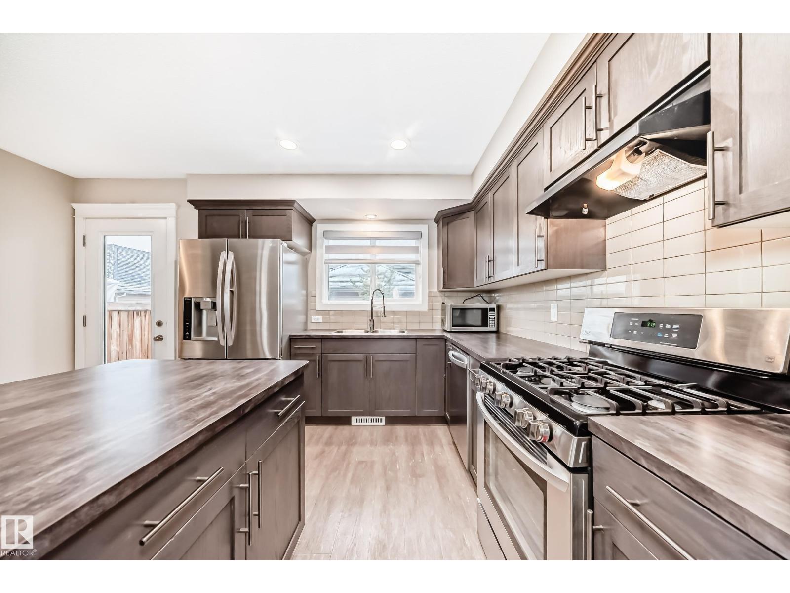 5709 66 St, Beaumont, Alberta  T6X 2A4 - Photo 5 - E4482395