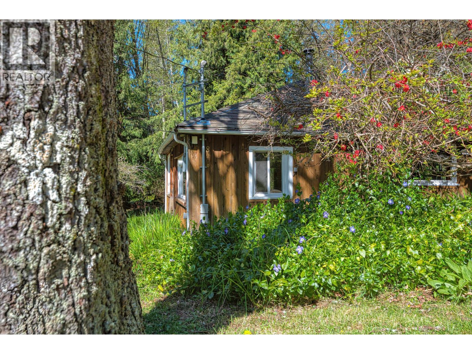 8200 Redrooffs Road, Halfmoon Bay, British Columbia V7Z 1E2 - Photo 10 - R3111808