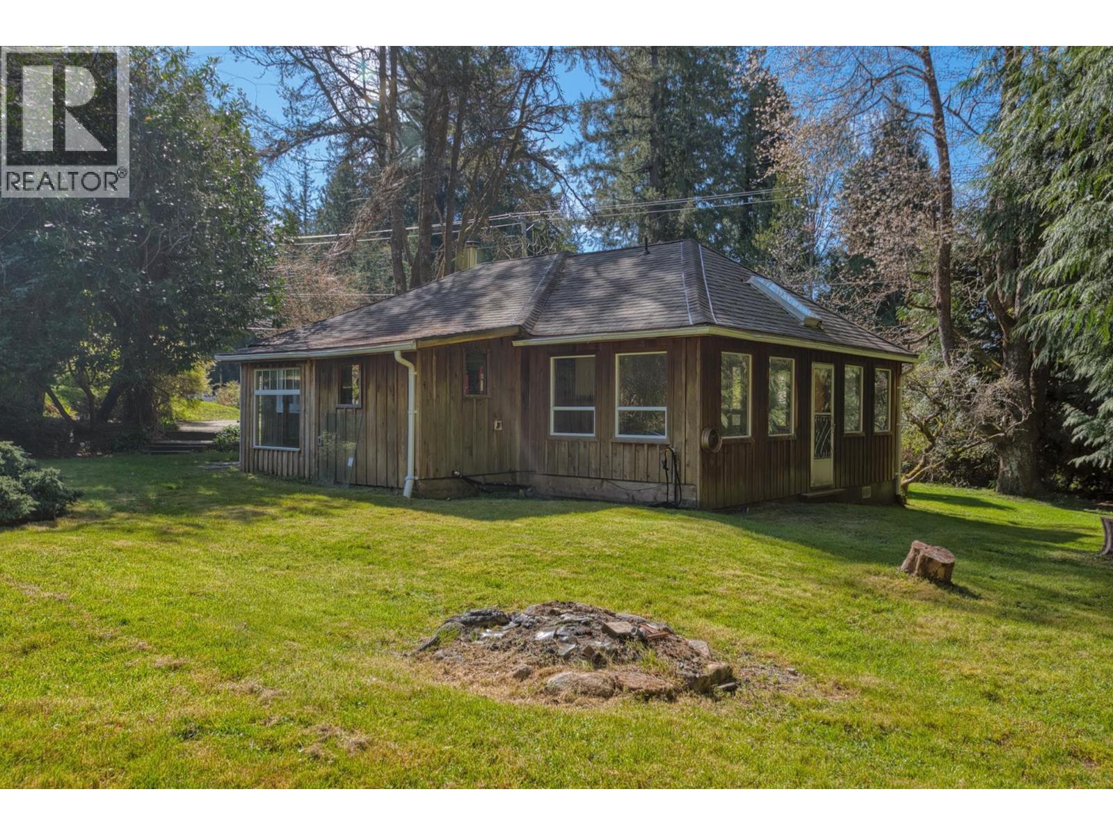 8200 Redrooffs Road, Halfmoon Bay, British Columbia V7Z 1E2 - Photo 13 - R3111808