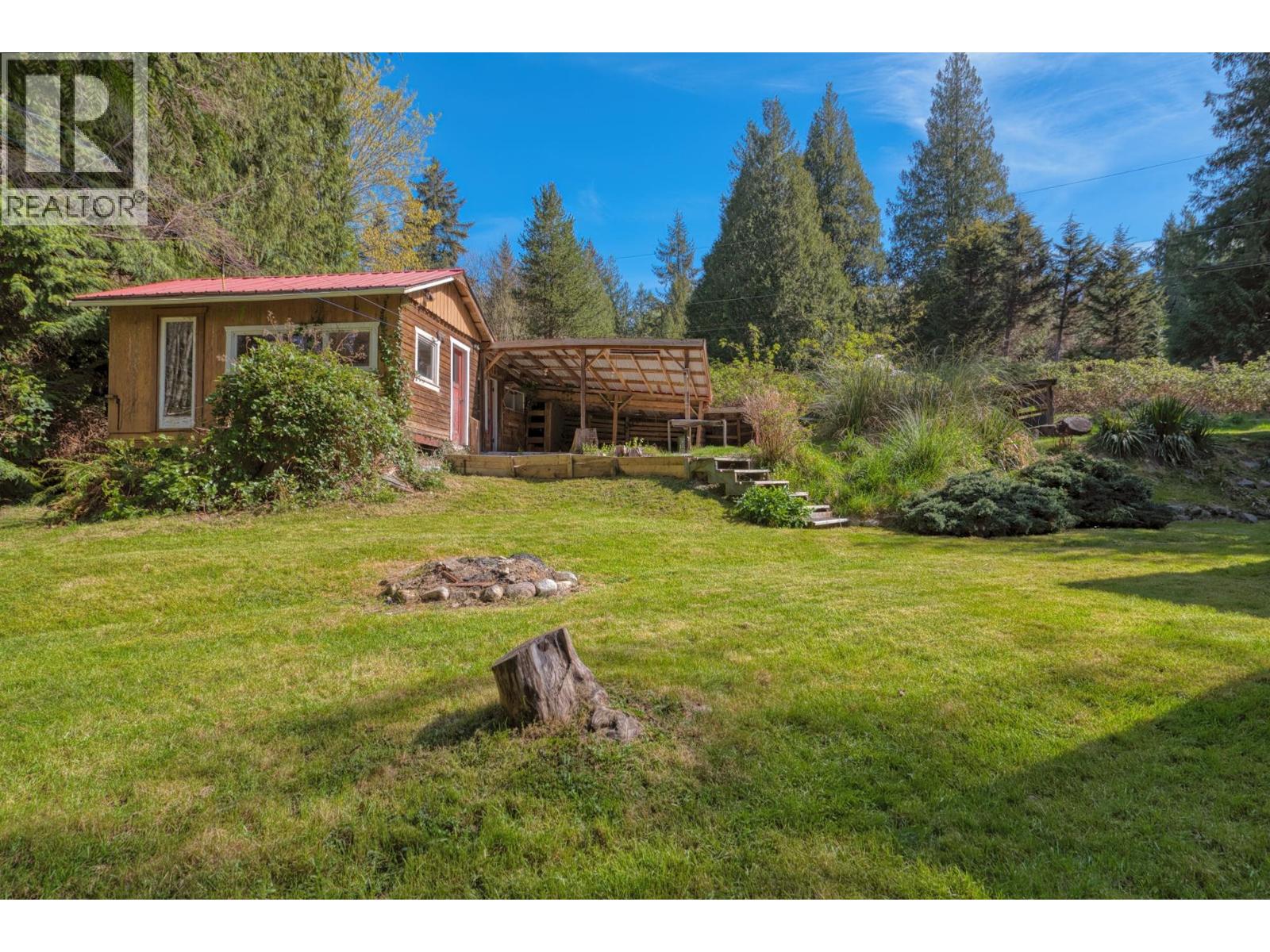 8200 Redrooffs Road, Halfmoon Bay, British Columbia V7Z 1E2 - Photo 14 - R3111808