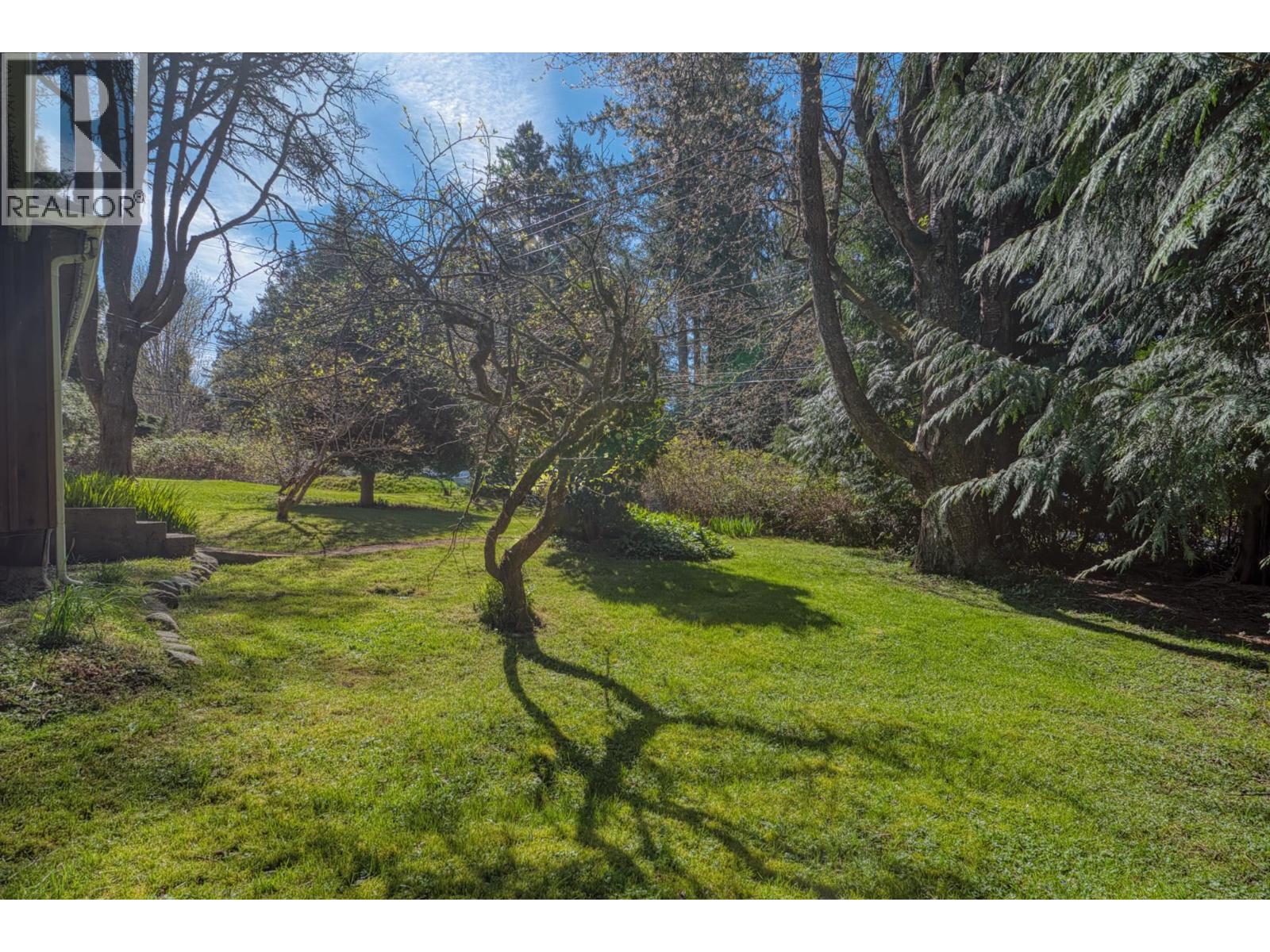 8200 Redrooffs Road, Halfmoon Bay, British Columbia V7Z 1E2 - Photo 15 - R3111808