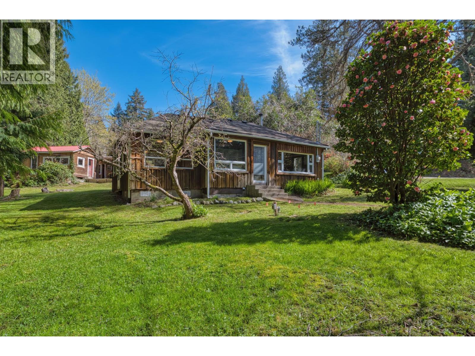 8200 Redrooffs Road, Halfmoon Bay, British Columbia V7Z 1E2 - Photo 7 - R3111808