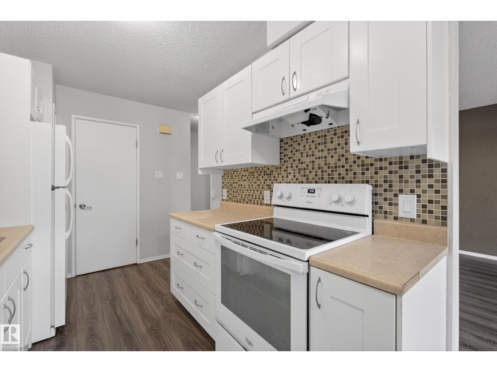 #e 16315 89 Av Nw, Edmonton, Alberta  T5R 4S1 - Photo 11 - E4482396