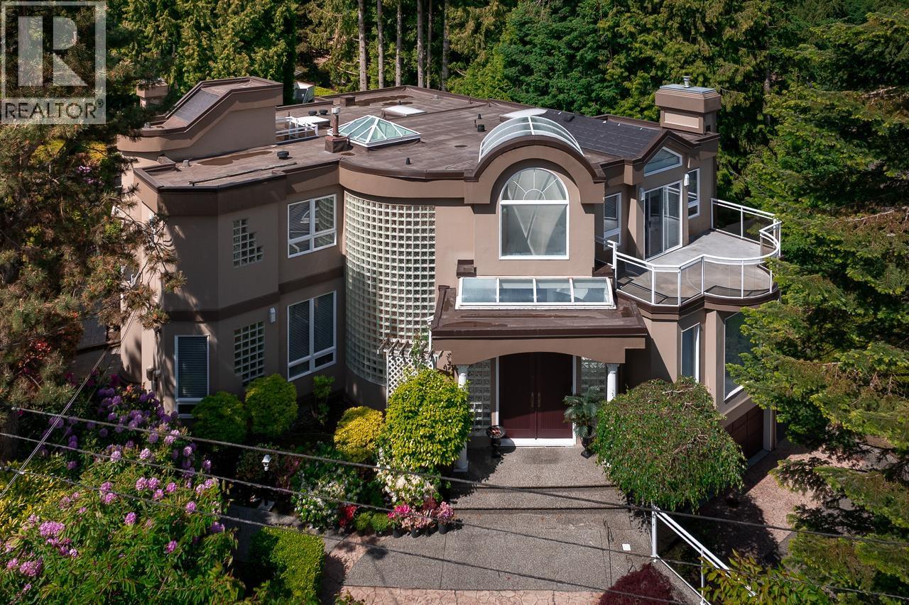 5809 Sperling Avenue, Burnaby, British Columbia V5E 2T6 - Photo 2 - R3111832