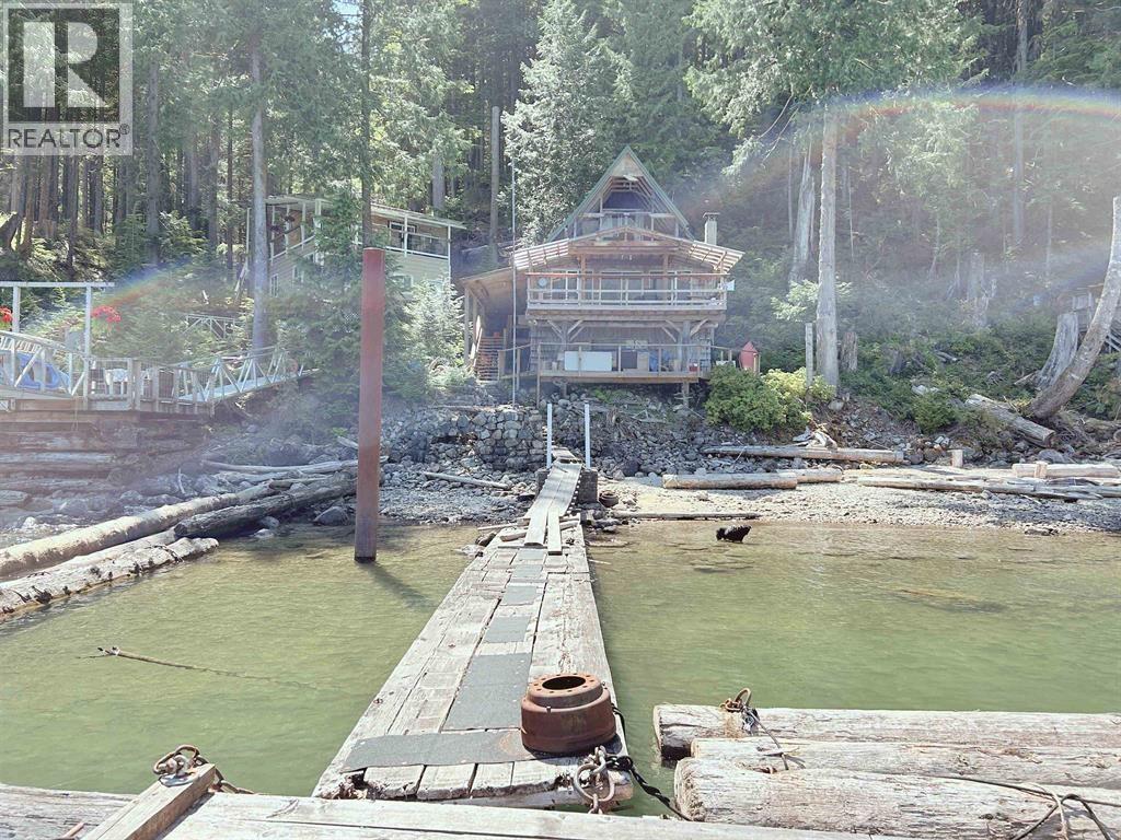 4 Debeck Creek, Pitt Meadows, British Columbia  V0N 0V0 - Photo 2 - R3111838