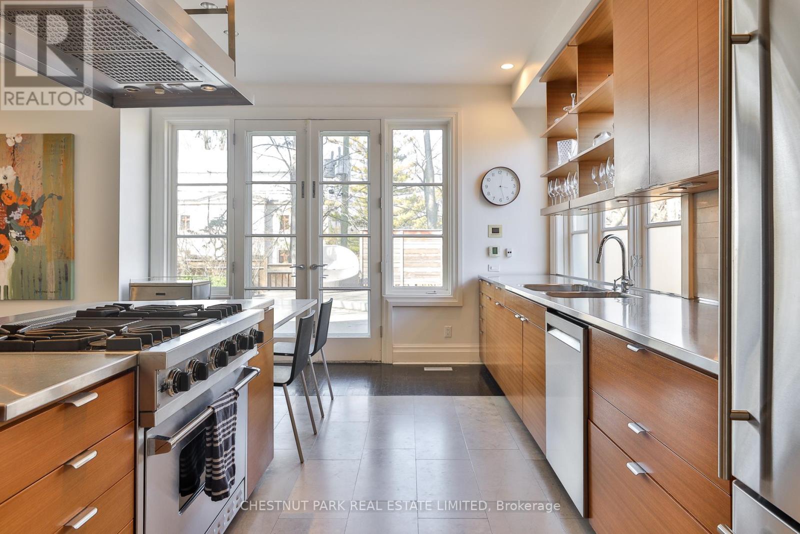 1 Glen Edyth Place, Toronto, Ontario  M4V 2W1 - Photo 11 - C13002968