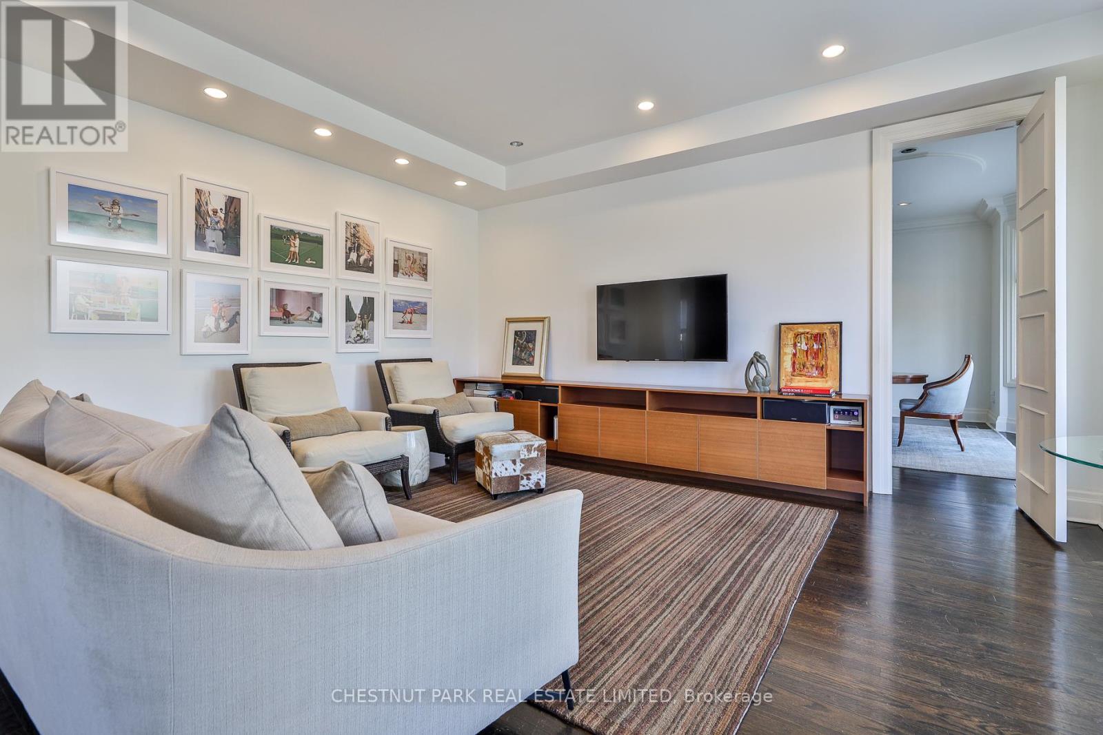 1 Glen Edyth Place, Toronto, Ontario  M4V 2W1 - Photo 13 - C13002968