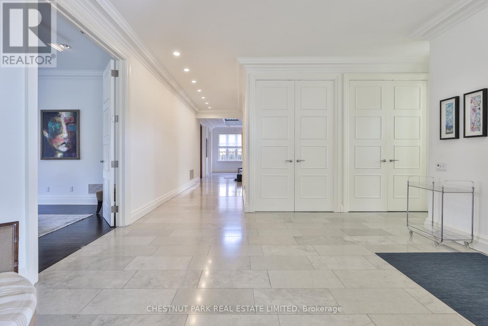 1 Glen Edyth Place, Toronto, Ontario  M4V 2W1 - Photo 3 - C13002968