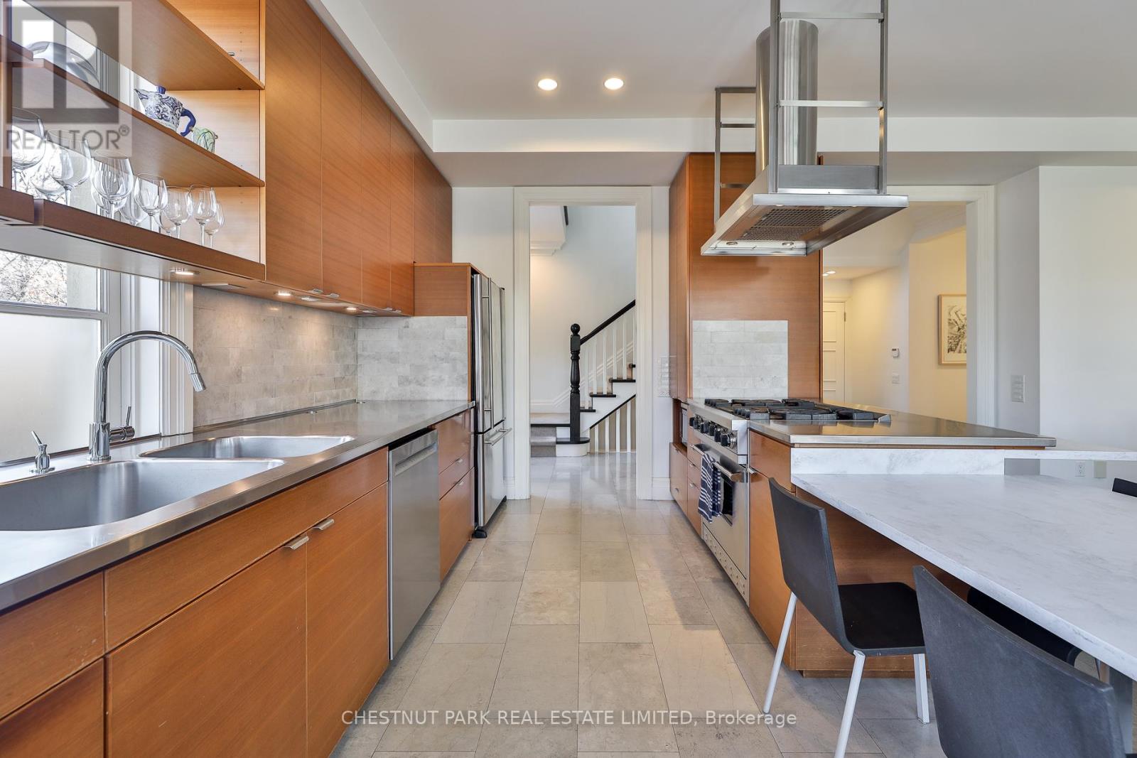 1 Glen Edyth Place, Toronto, Ontario  M4V 2W1 - Photo 9 - C13002968