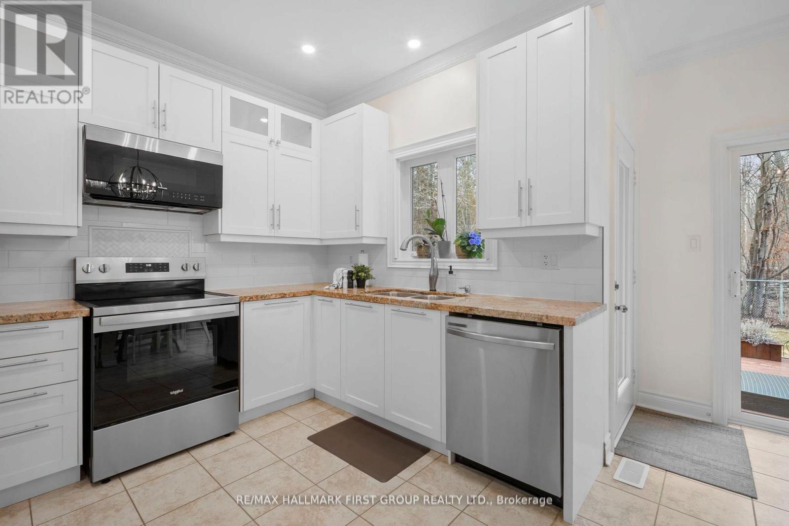 544 George Reynolds Drive, Clarington, Ontario  L1E 2M1 - Photo 16 - E13002890