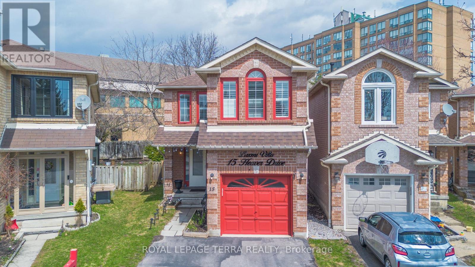 15 HEAVER DRIVE, Whitby, Ontario