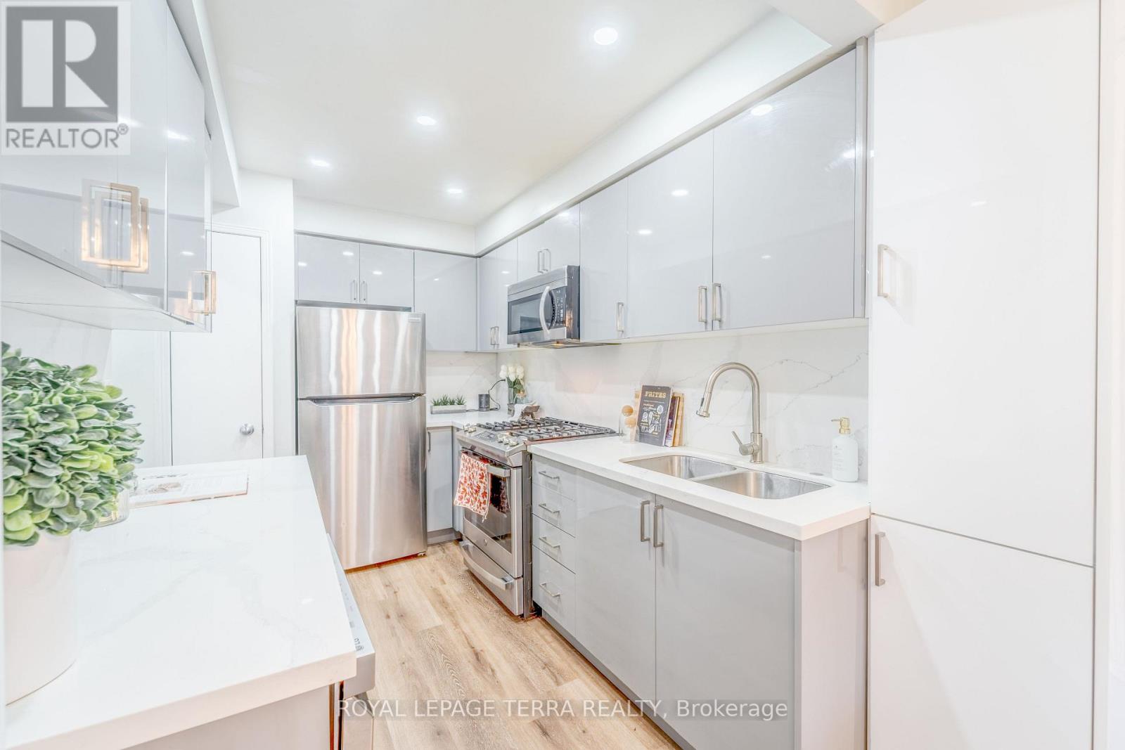 15 Heaver Drive, Whitby, Ontario  L1N 9K4 - Photo 10 - E13002954