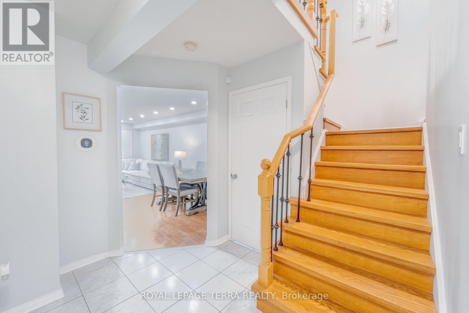 15 Heaver Drive, Whitby, Ontario  L1N 9K4 - Photo 4 - E13002954