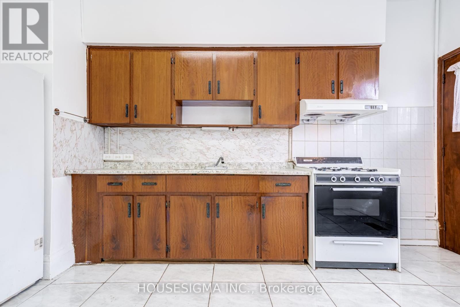 726 Adelaide Street W, Toronto, Ontario  M6J 1B1 - Photo 12 - C13001638