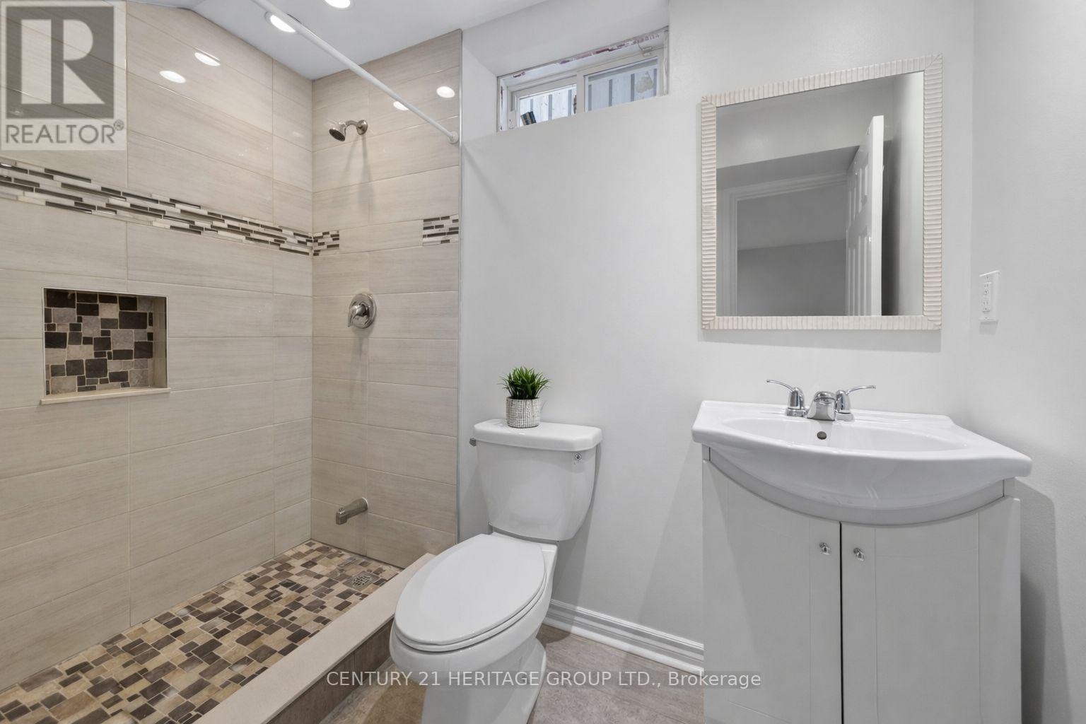 44 Acorn Lane, Bradford West Gwillimbury, Ontario  L3Z 0H6 - Photo 39 - N12975348