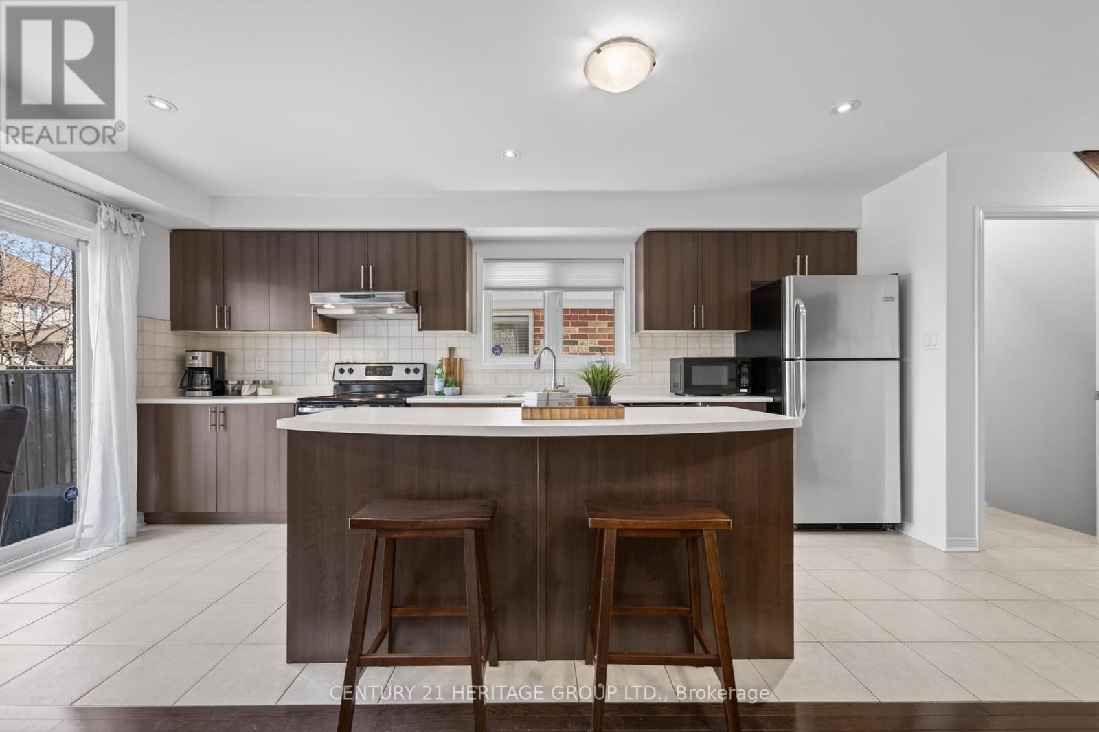 44 Acorn Lane, Bradford West Gwillimbury, Ontario  L3Z 0H6 - Photo 16 - N12975348