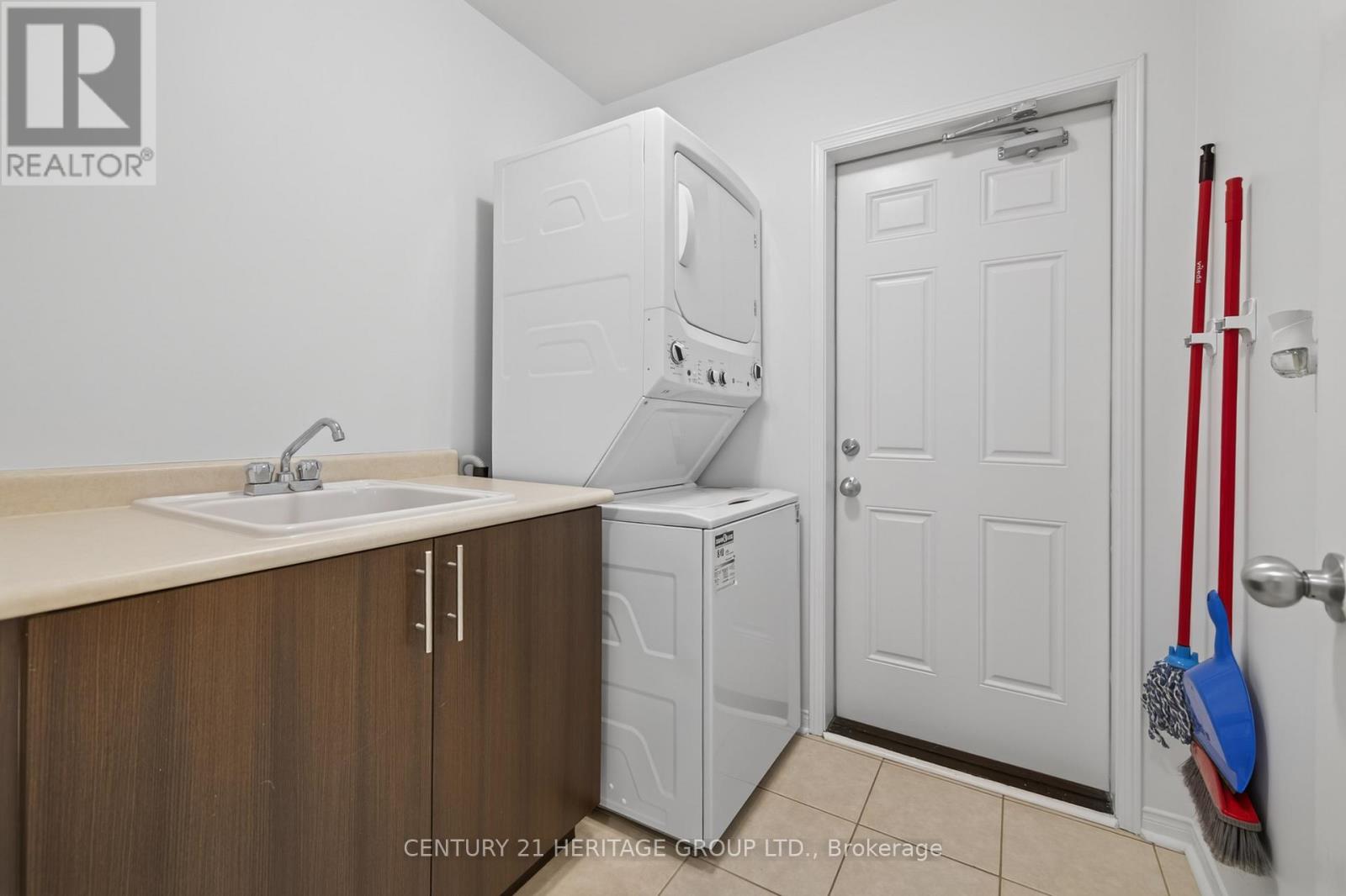 44 Acorn Lane, Bradford West Gwillimbury, Ontario  L3Z 0H6 - Photo 21 - N12975348