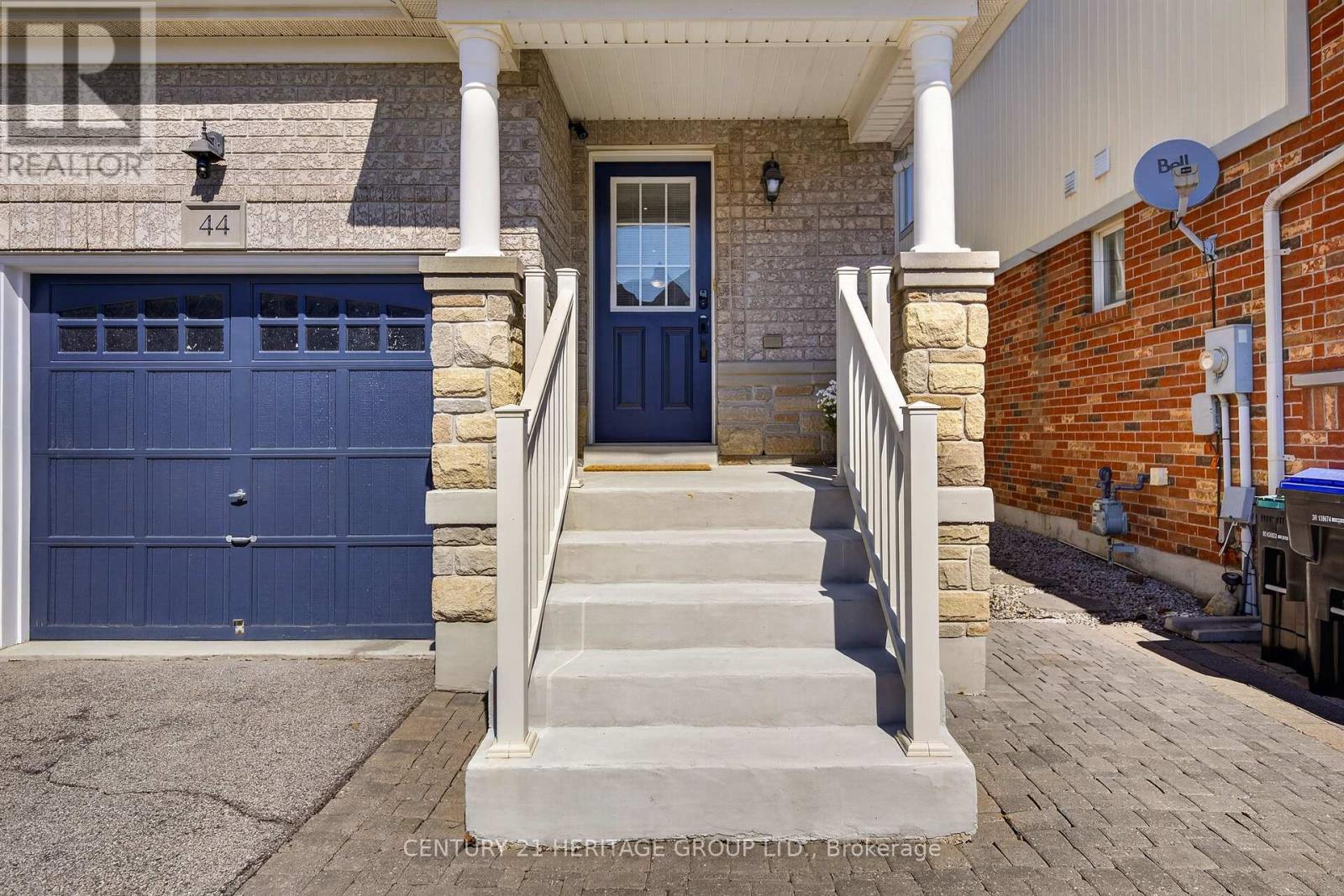 44 Acorn Lane, Bradford West Gwillimbury, Ontario  L3Z 0H6 - Photo 7 - N12975348