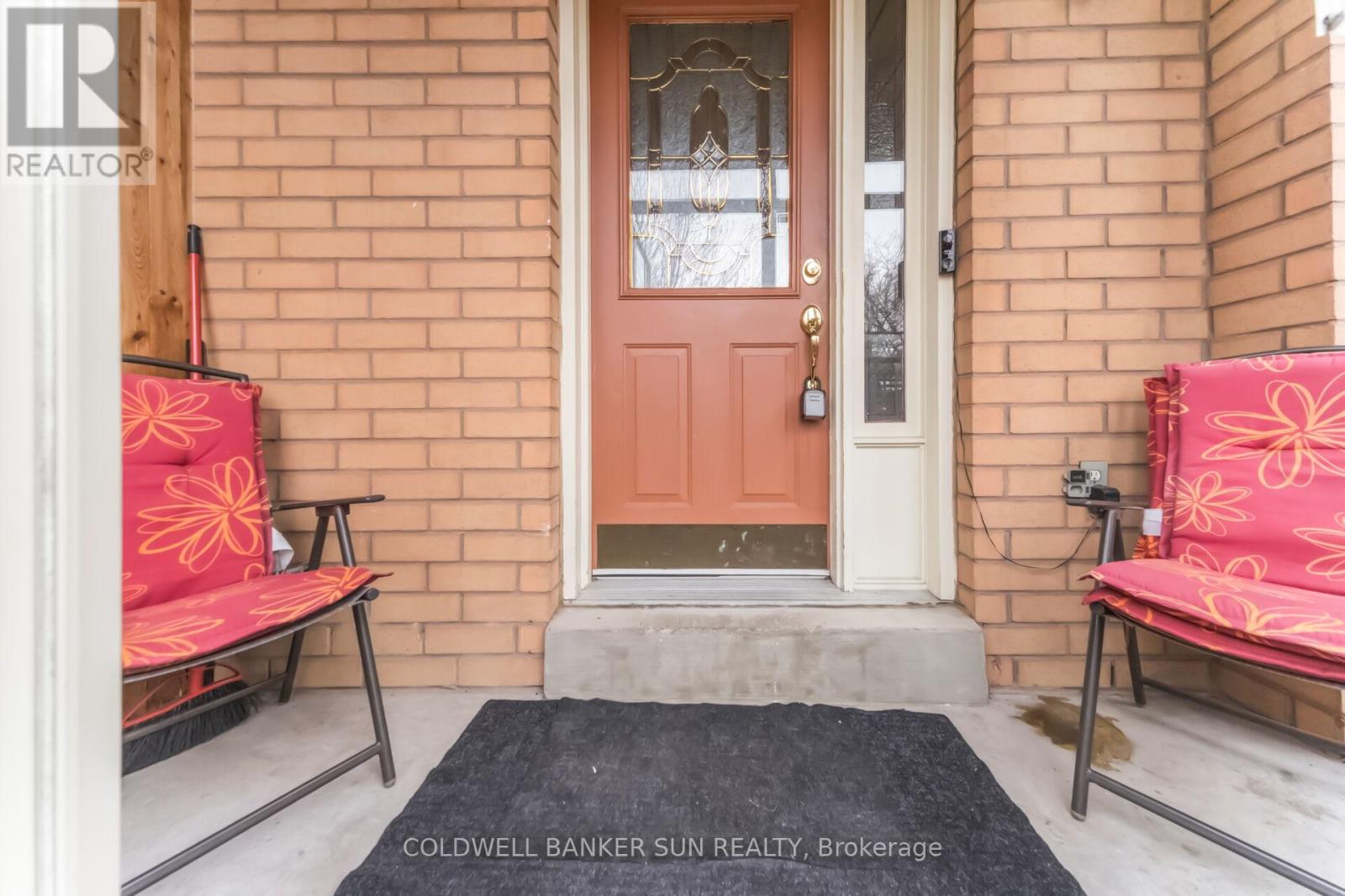 240 Pressed Brick Drive, Brampton, Ontario  L6V 4L3 - Photo 6 - W13000694