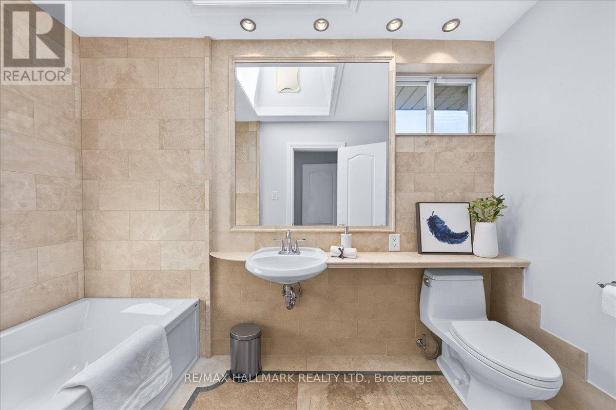 25 Fenley Drive, Toronto, Ontario  M9R 1M3 - Photo 15 - W13002628