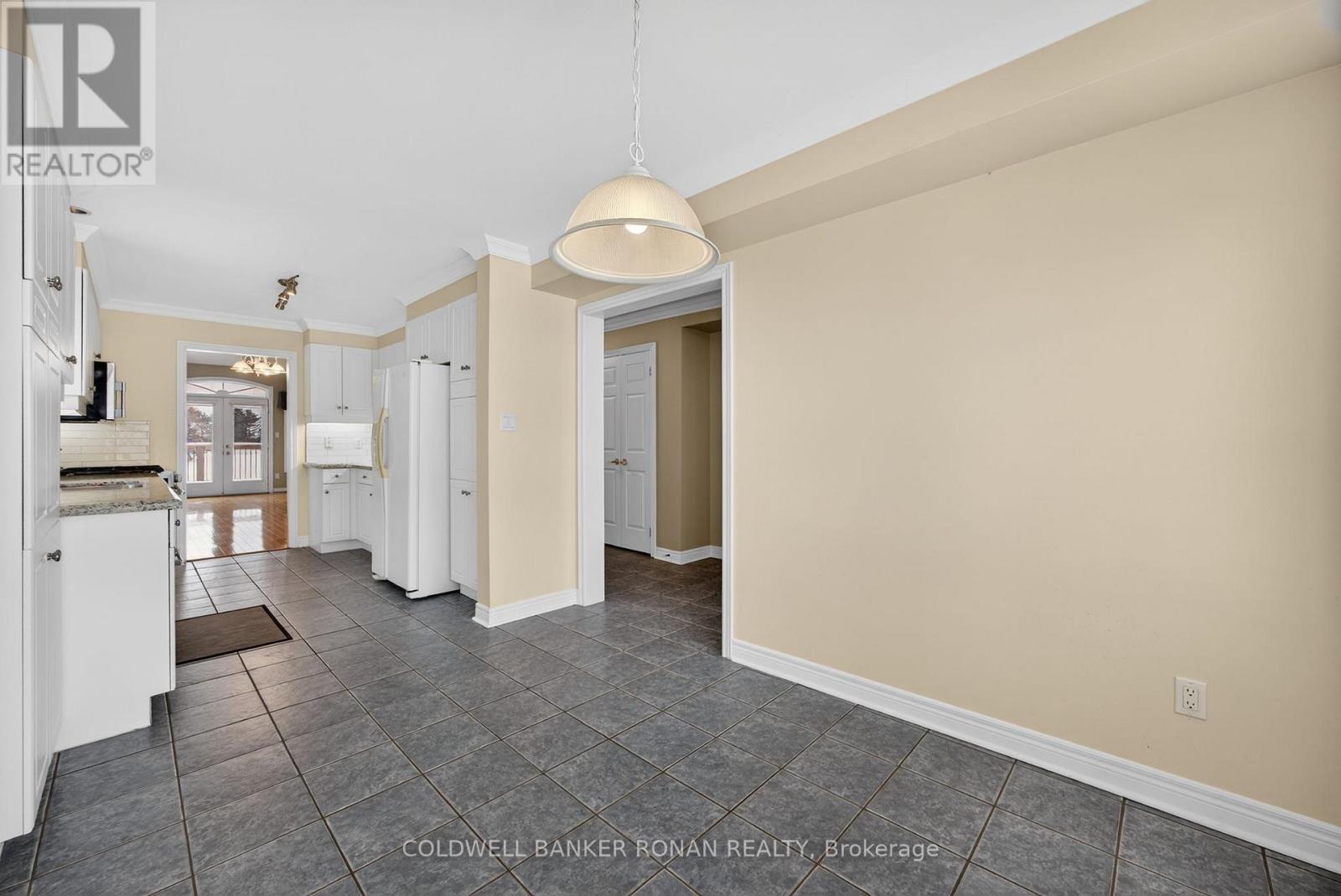 14 Via Amici, New Tecumseth, Ontario  L9R 2B4 - Photo 8 - N13002950