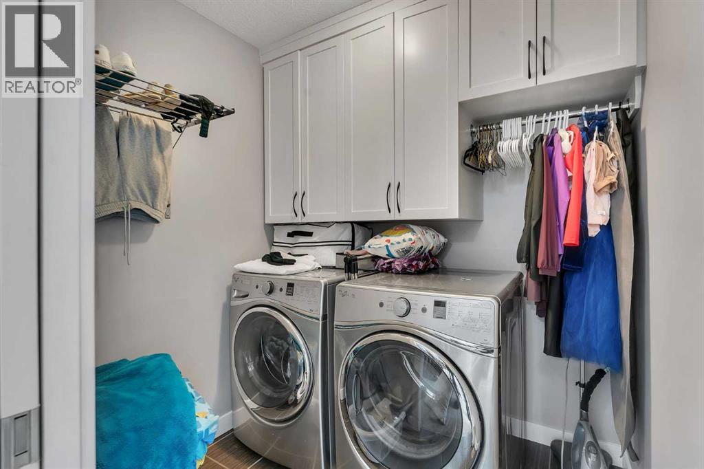 140 Rainbow Falls Heath, Chestermere, Alberta  T1X 0S7 - Photo 32 - A2299687