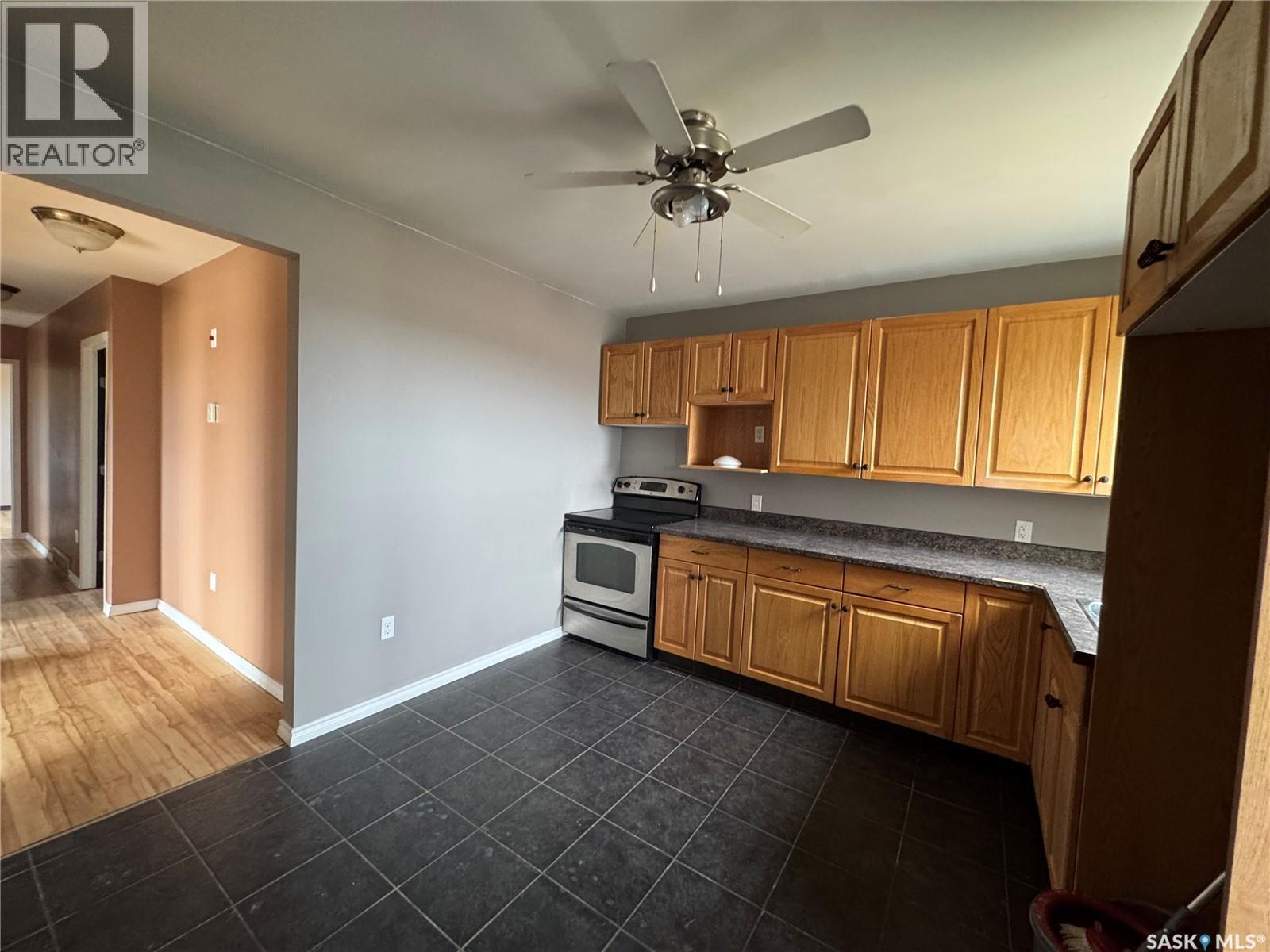 600 Railway Avenue E, Assiniboia, Saskatchewan  S0H 0B0 - Photo 5 - SK033012