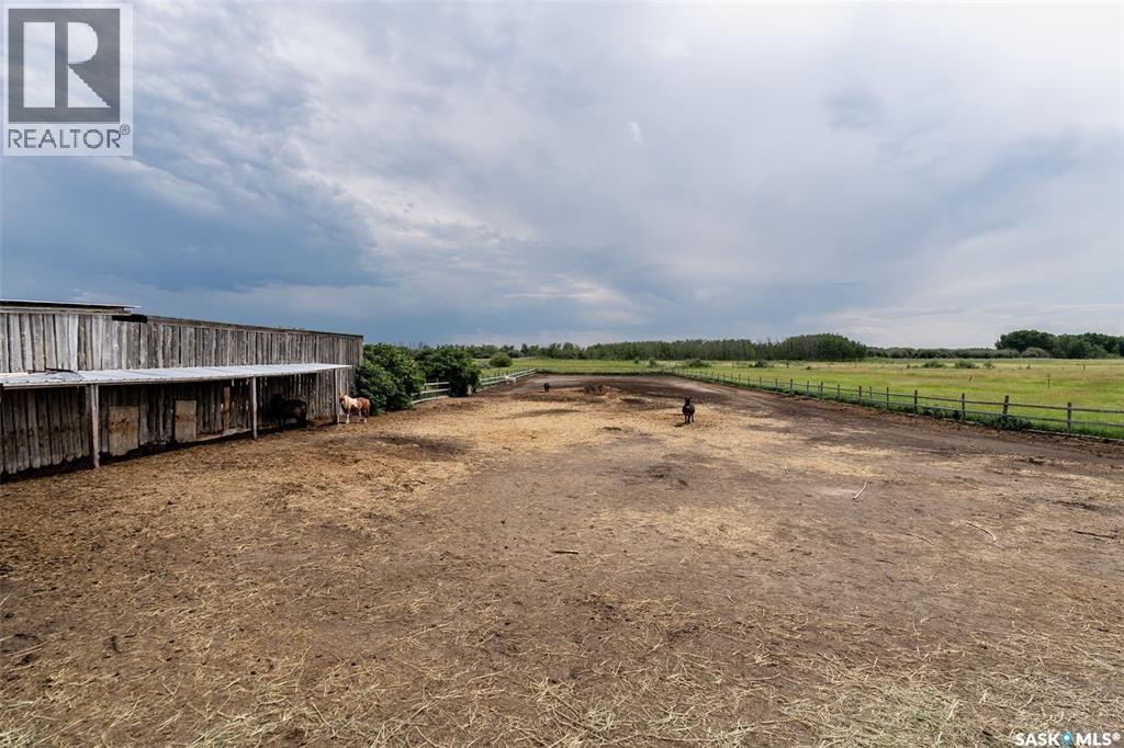 Grandora 55 Acre Hobby Farm, Vanscoy Rm No. 345, Saskatchewan  S0K 1V0 - Photo 10 - SK032910