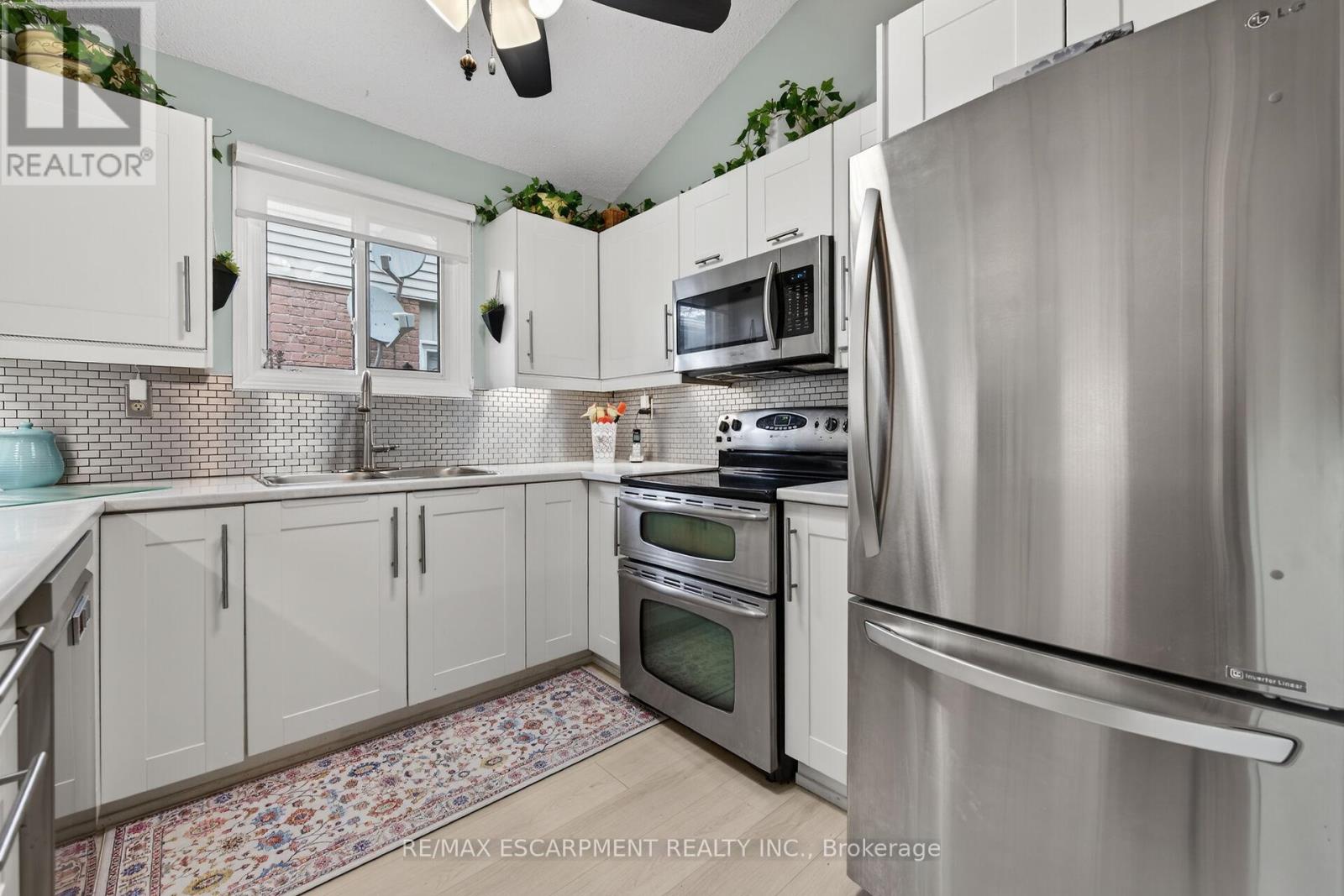 23 Juliebeth Drive, Hamilton, Ontario  L9B 2N6 - Photo 7 - X13002844