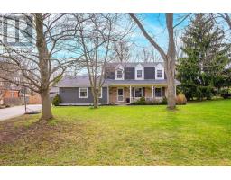 8 WILDAN DRIVE, Hamilton, Ontario