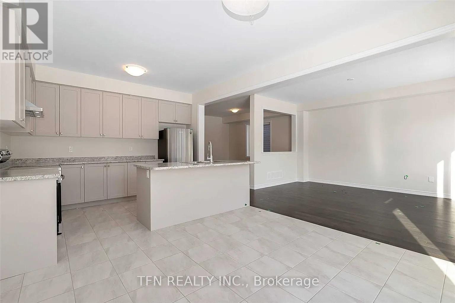 22 Charm Place N, Thorold, Ontario  L2V 0K2 - Photo 3 - X13002888