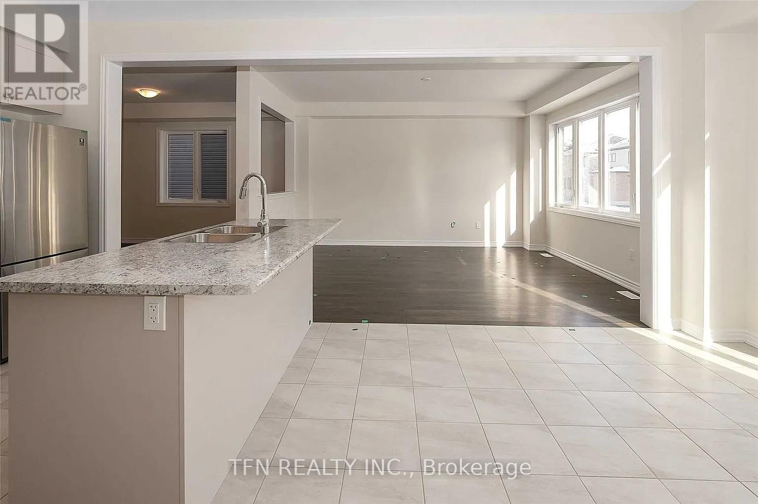 22 Charm Place N, Thorold, Ontario  L2V 0K2 - Photo 5 - X13002888