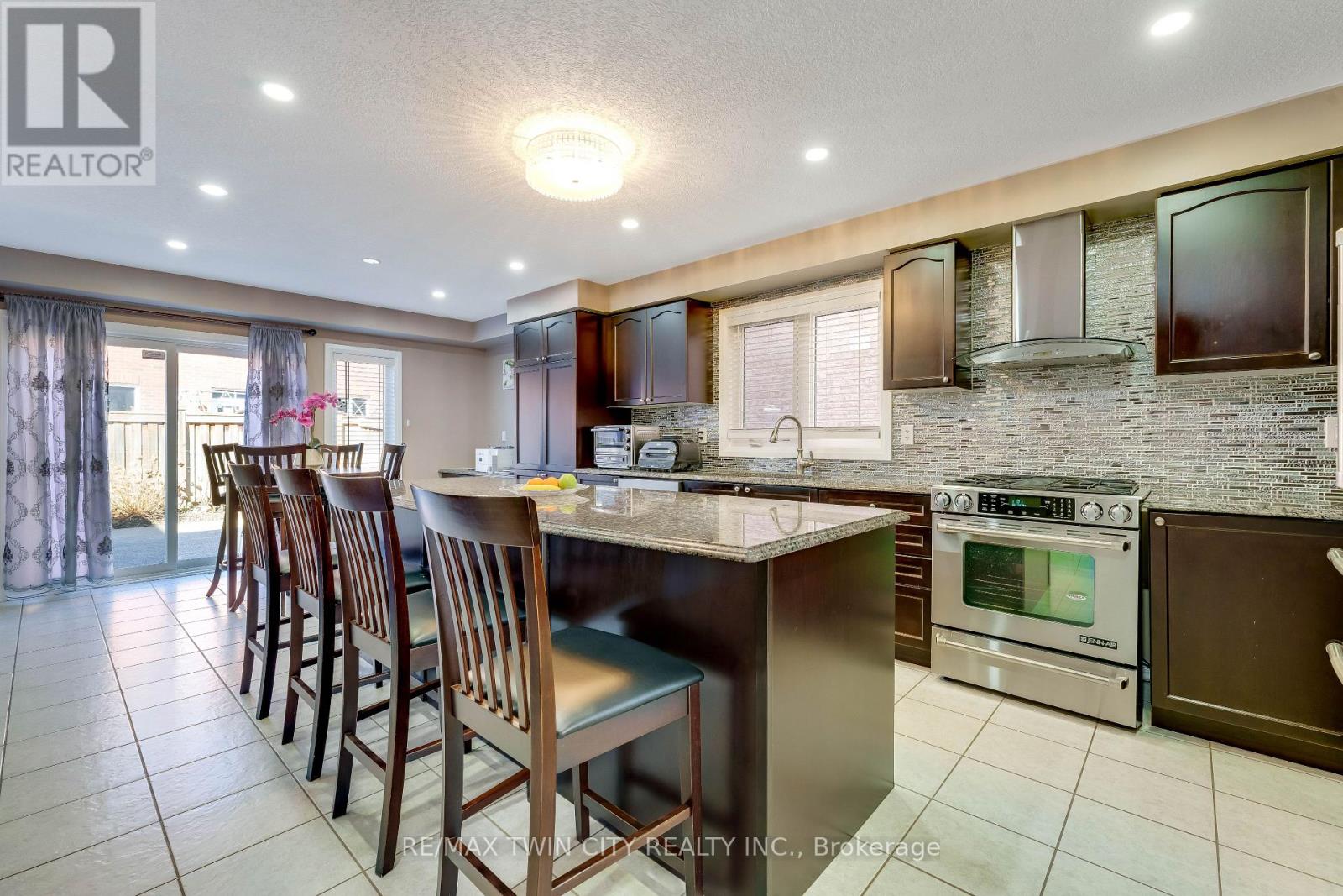 334 Apple Hill Crescent, Kitchener, Ontario  N2R 0E5 - Photo 7 - X13002942