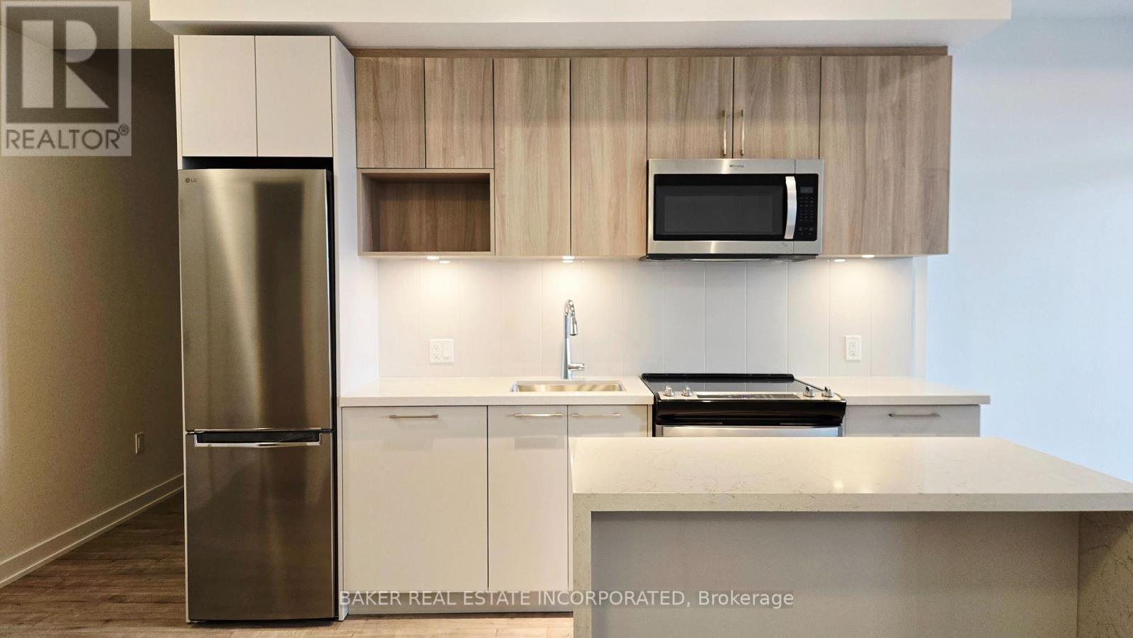 402 - 500 Plains Road E, Burlington, Ontario  L7T 0C8 - Photo 11 - W12998756