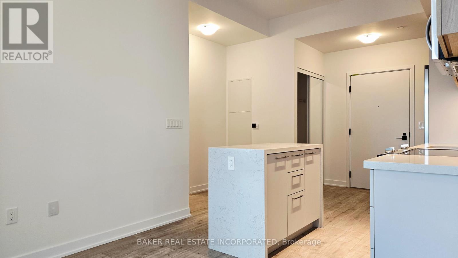 402 - 500 Plains Road E, Burlington, Ontario  L7T 0C8 - Photo 13 - W12998756