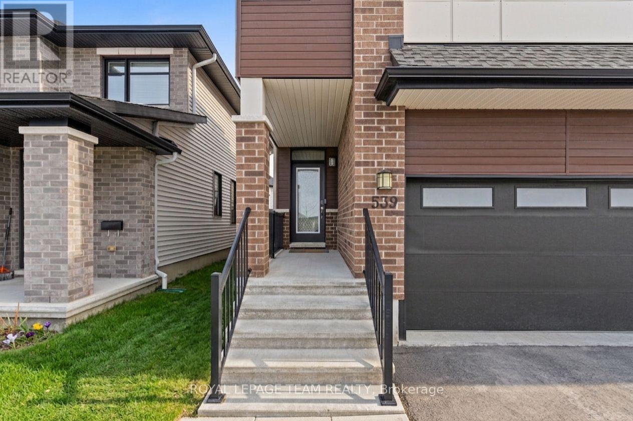 539 Honeylocust Avenue, Ottawa, Ontario  K2V 0L8 - Photo 3 - X12925614