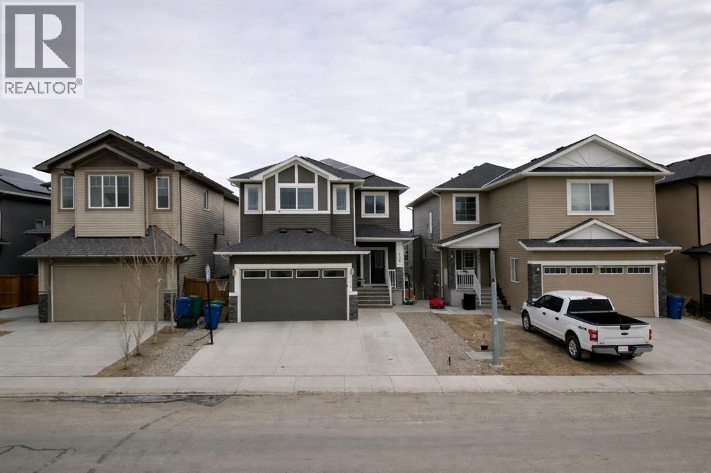 106 Baysprings Gardens SW, Airdrie, Alberta  T4B 5C6 - Photo 2 - A2286948