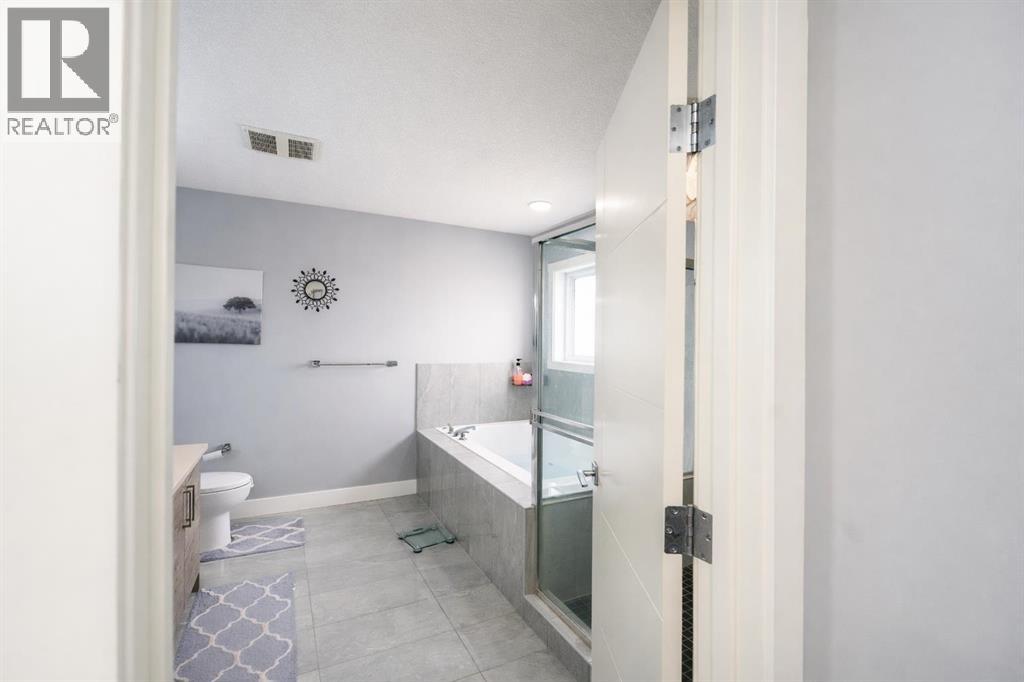 106 Baysprings Gardens SW, Airdrie, Alberta  T4B 5C6 - Photo 34 - A2286948