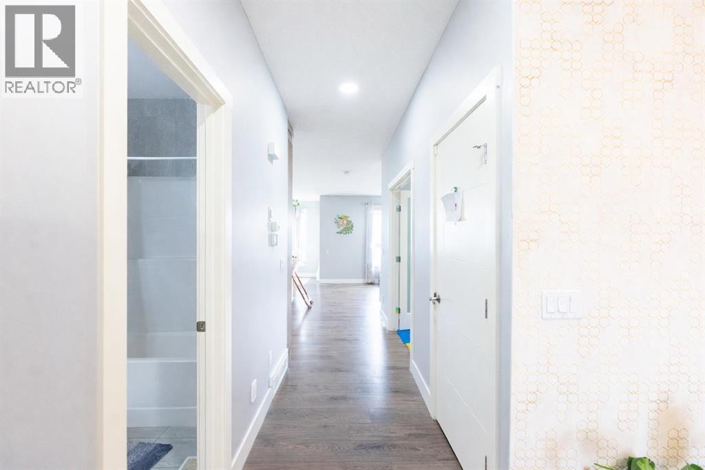 106 Baysprings Gardens SW, Airdrie, Alberta  T4B 5C6 - Photo 15 - A2286948