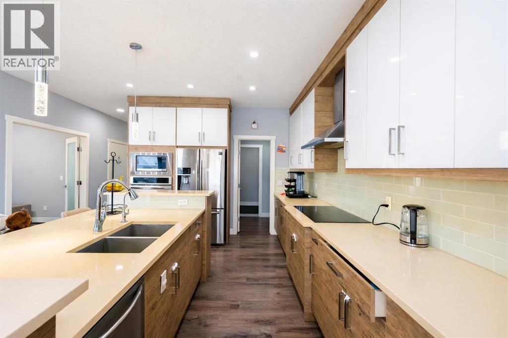 106 Baysprings Gardens SW, Airdrie, Alberta  T4B 5C6 - Photo 19 - A2286948